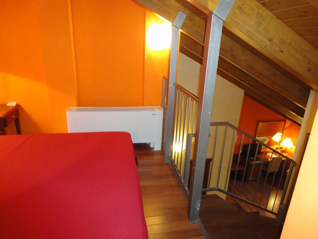 Hotel Vazzana Volpiano Pokoj fotografie