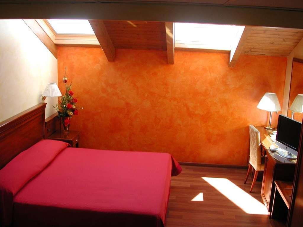 Hotel Vazzana Volpiano Pokoj fotografie