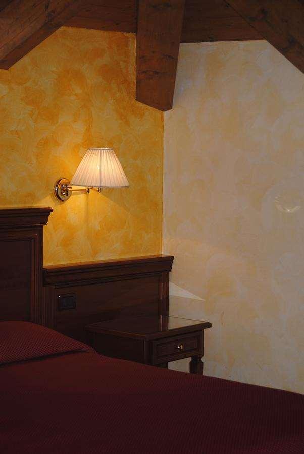 Hotel Vazzana Volpiano Pokoj fotografie