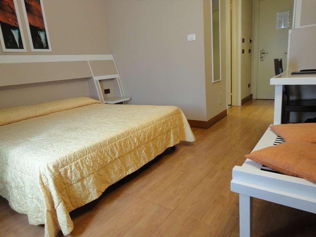 Hotel Vazzana Volpiano Pokoj fotografie